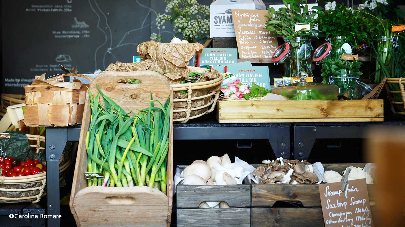 Nachhaltiger Hofladen voller Gemüse und anderen Sachen in Dänemark
