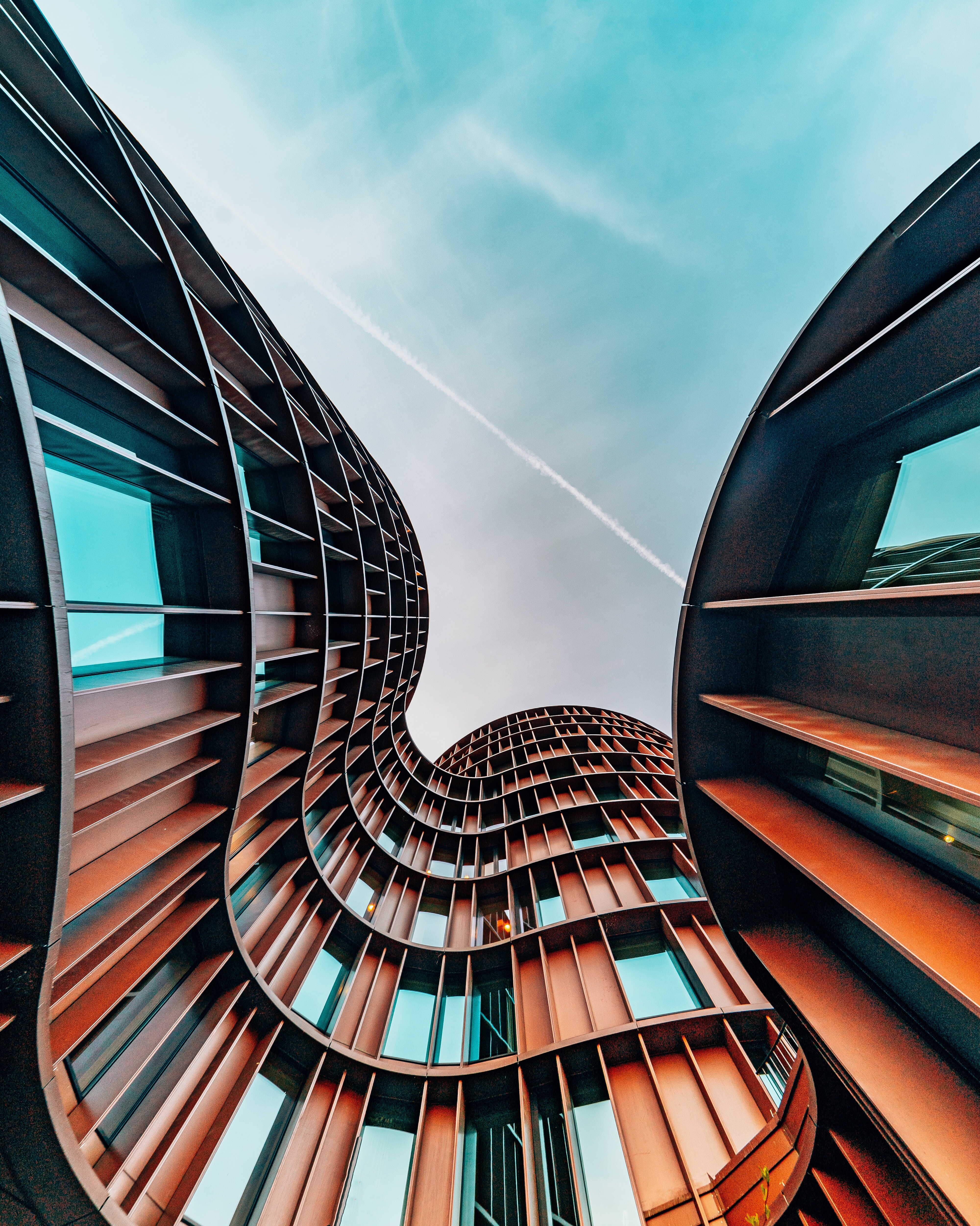 Fantasievolles, fließendes Form eines nachhaltigen, modernes Gebäude Axel Towers in Kopenhagen