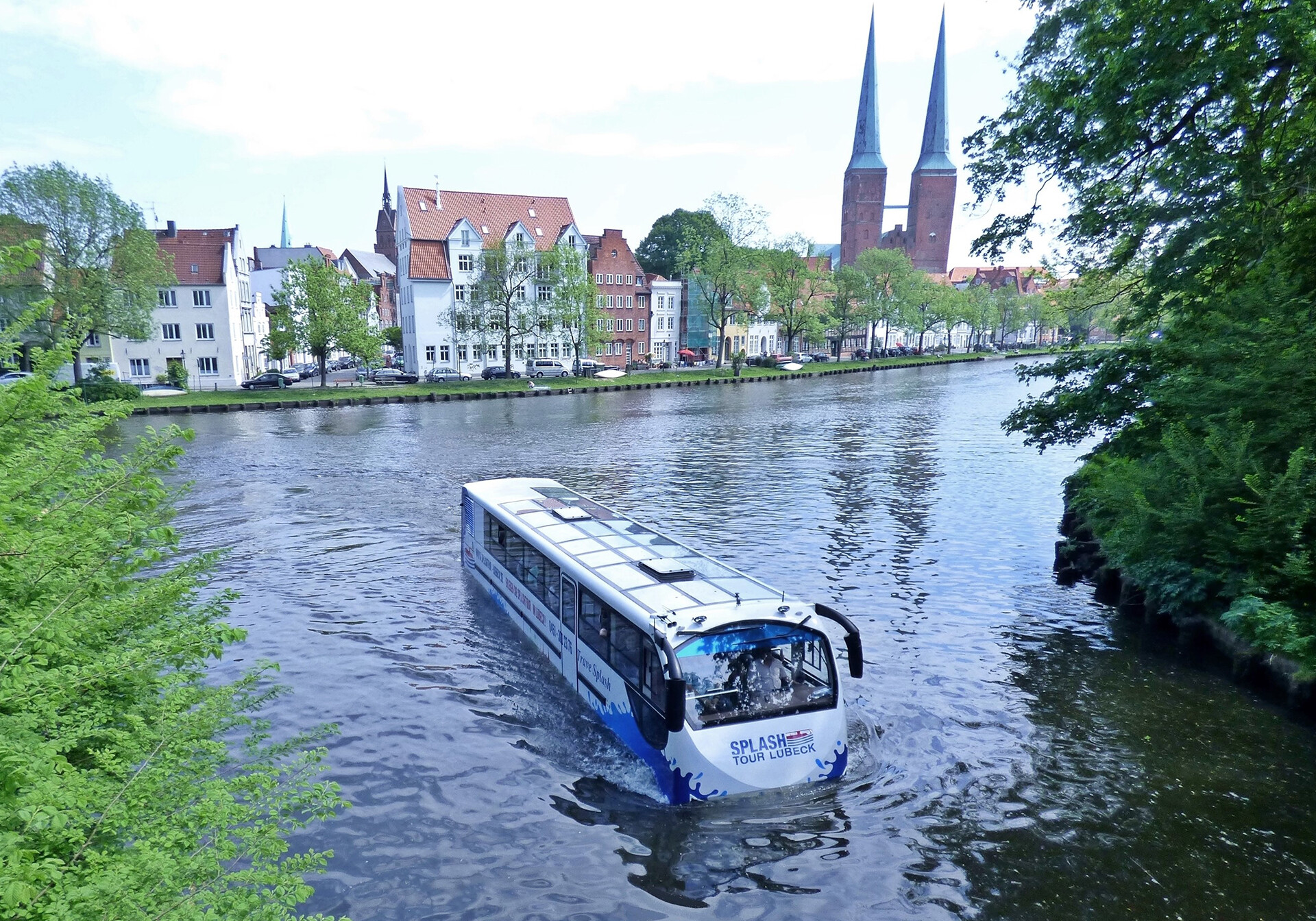 Splashtour Amfibiebus sejler i Lübeck